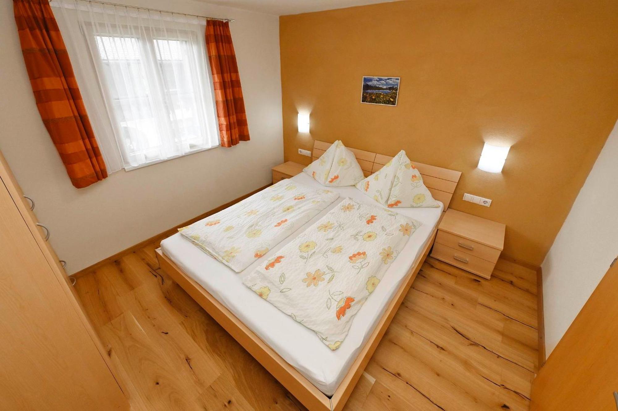 Ferienhaus Schwarzhans シュルンス エクステリア 写真